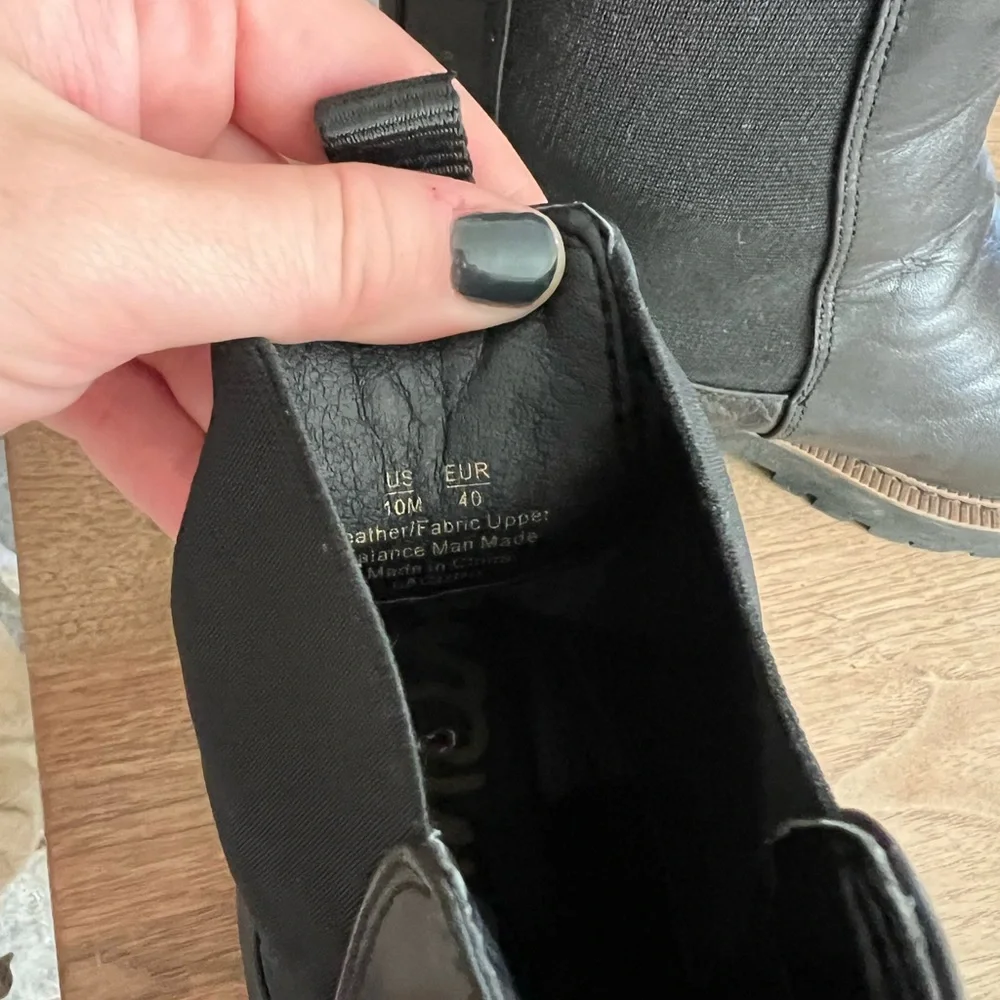 Sam Edelman Chelsea Boot - Picture 7 of 14